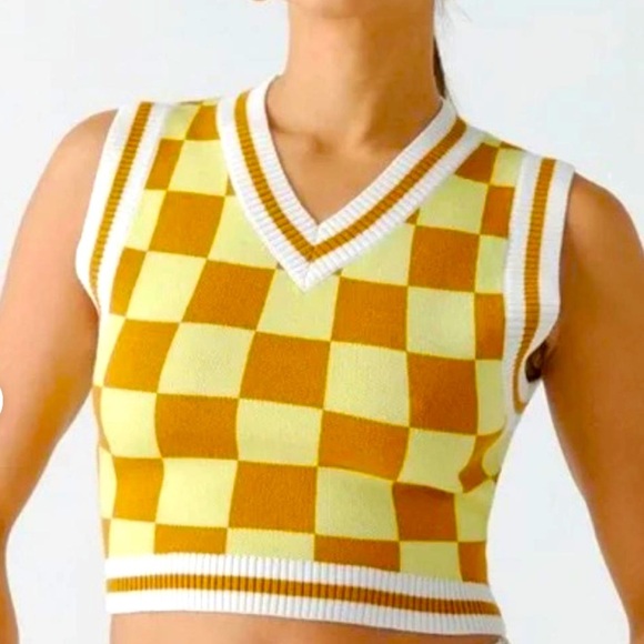 NWOT Urban Outfitters V-neck Check Sweater Vest M - Picture 1 of 10